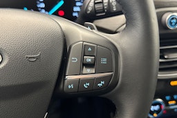 valkoinen Ford Focus 2019 kuva 23.