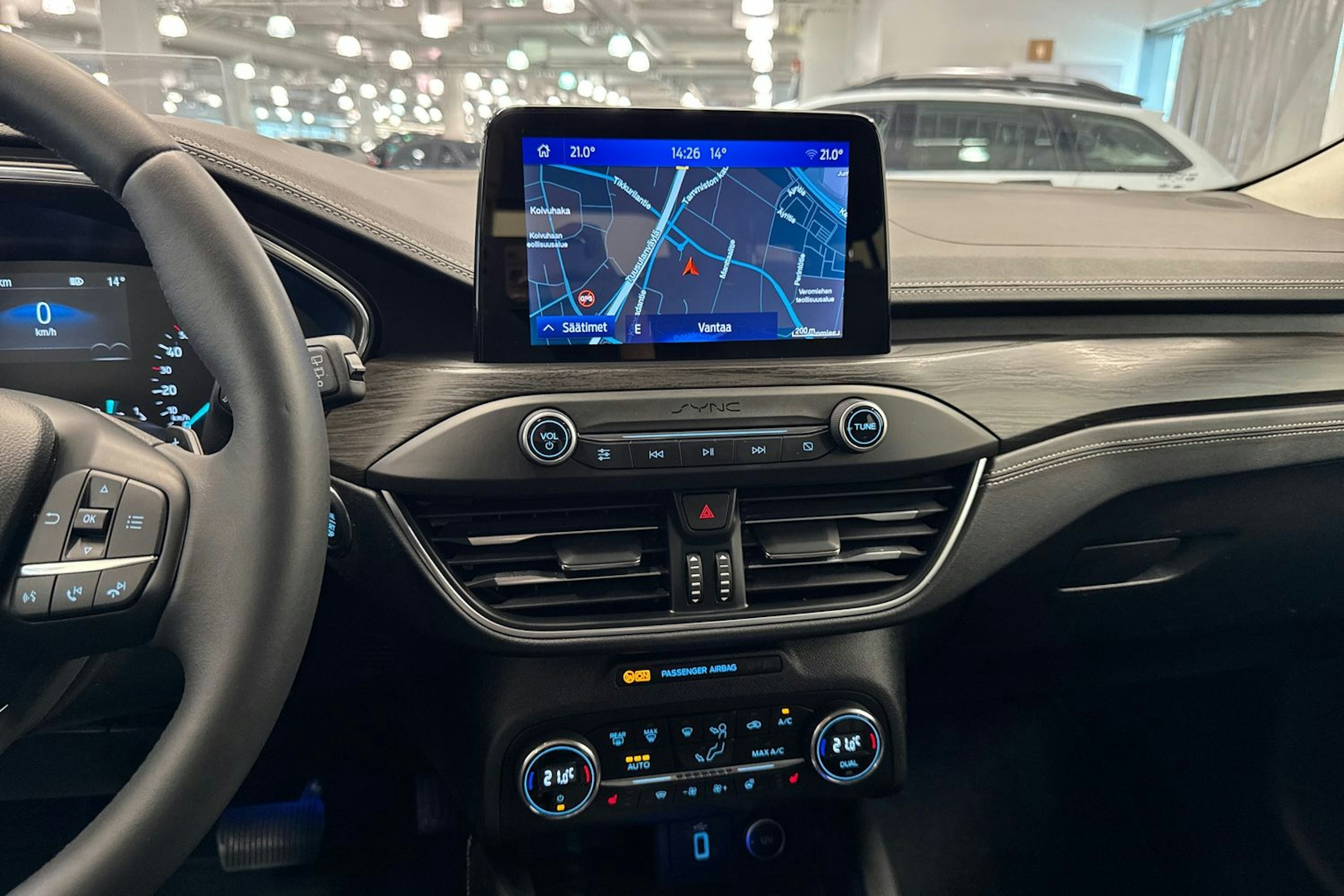 valkoinen Ford Focus 2019 kuva 24.
