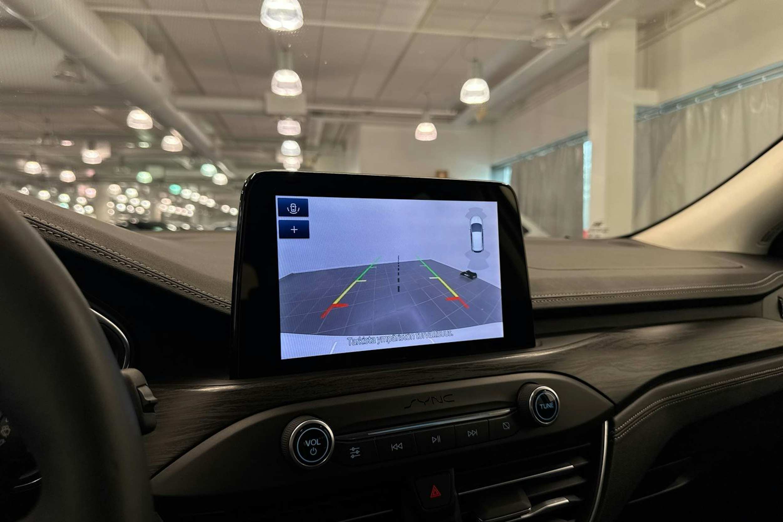 valkoinen Ford Focus 2019 kuva 25.