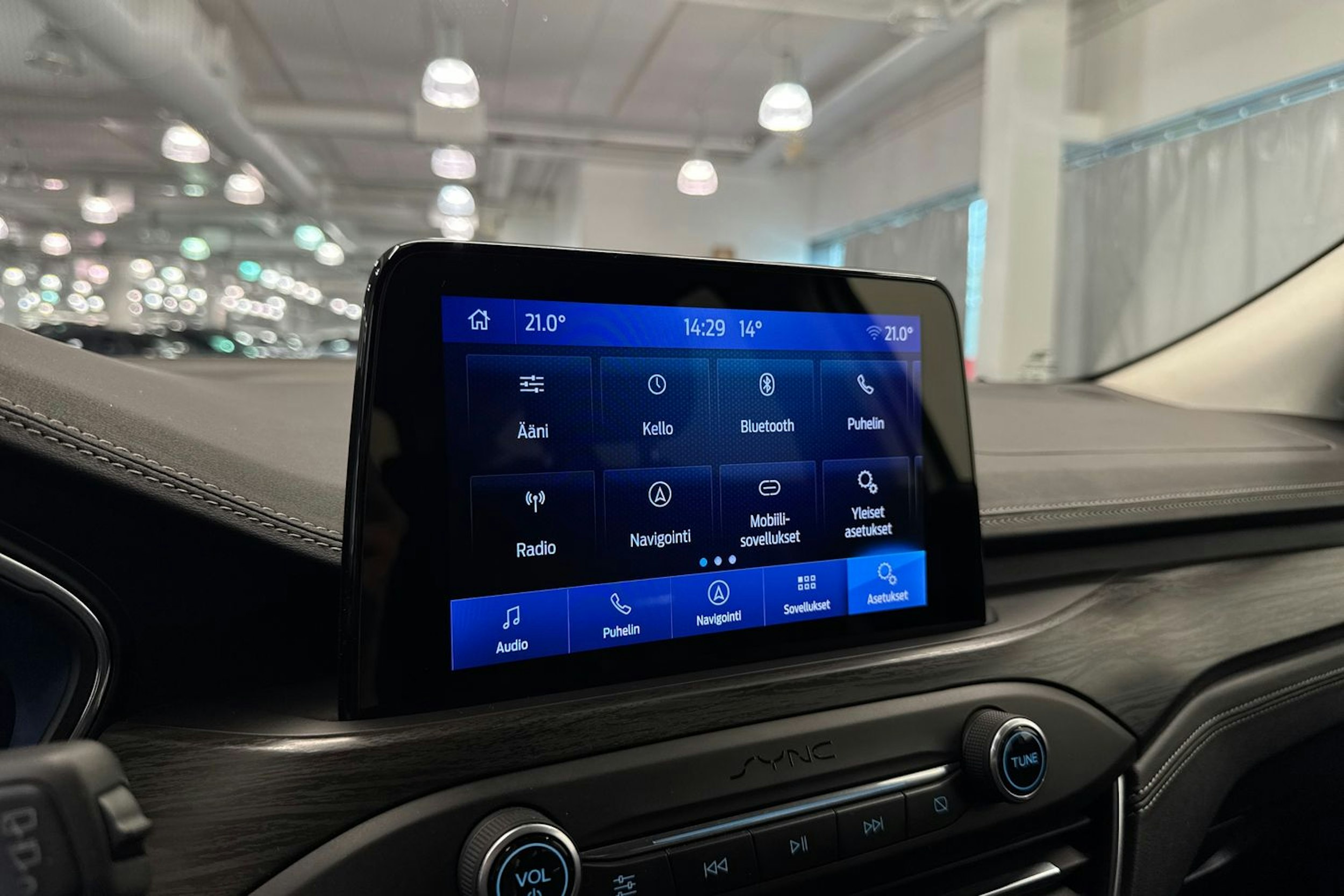 valkoinen Ford Focus 2019 kuva 26.