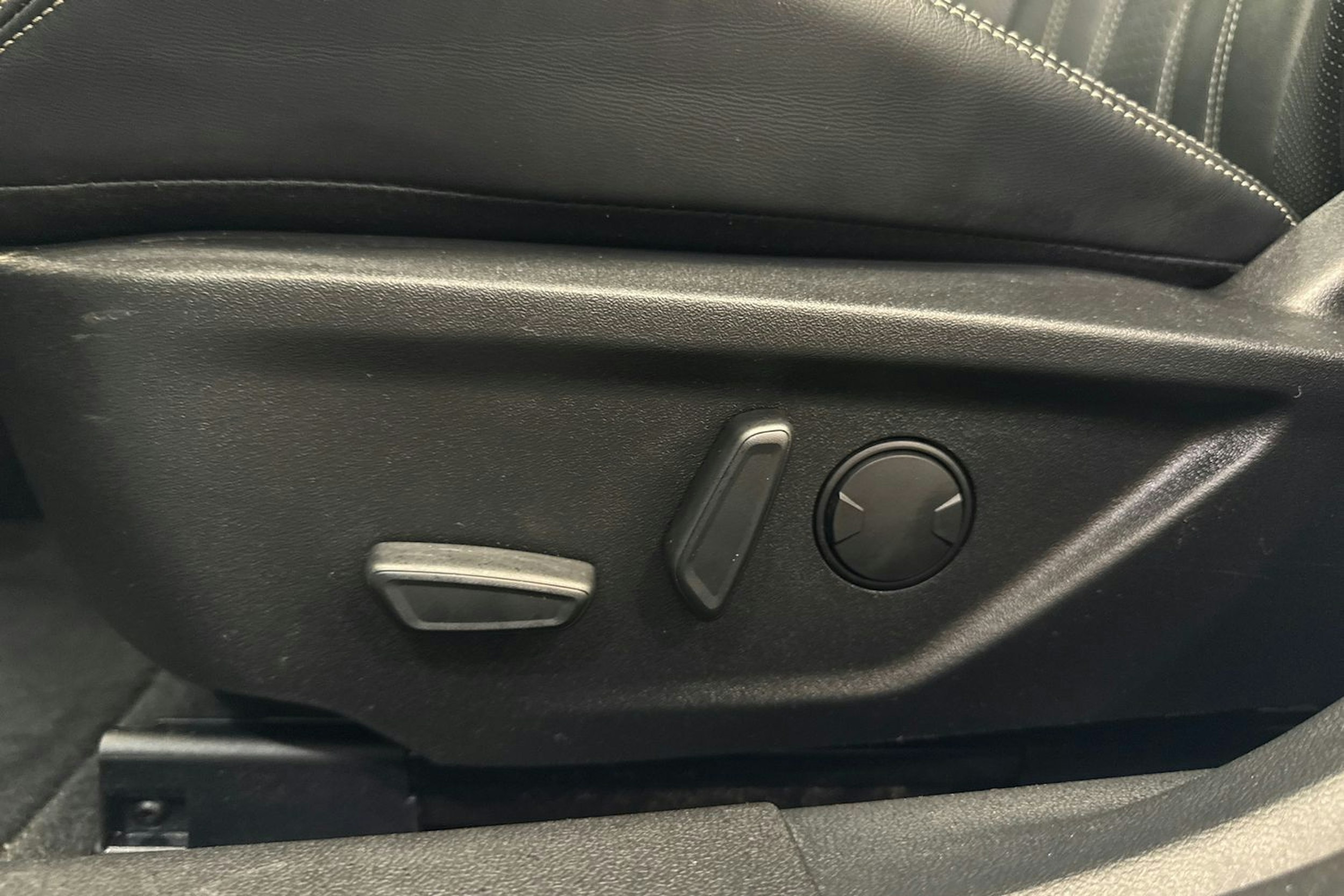 valkoinen Ford Focus 2019 kuva 29.