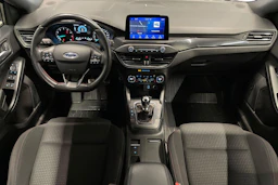 sininen Ford Focus 2019 kuva 7.