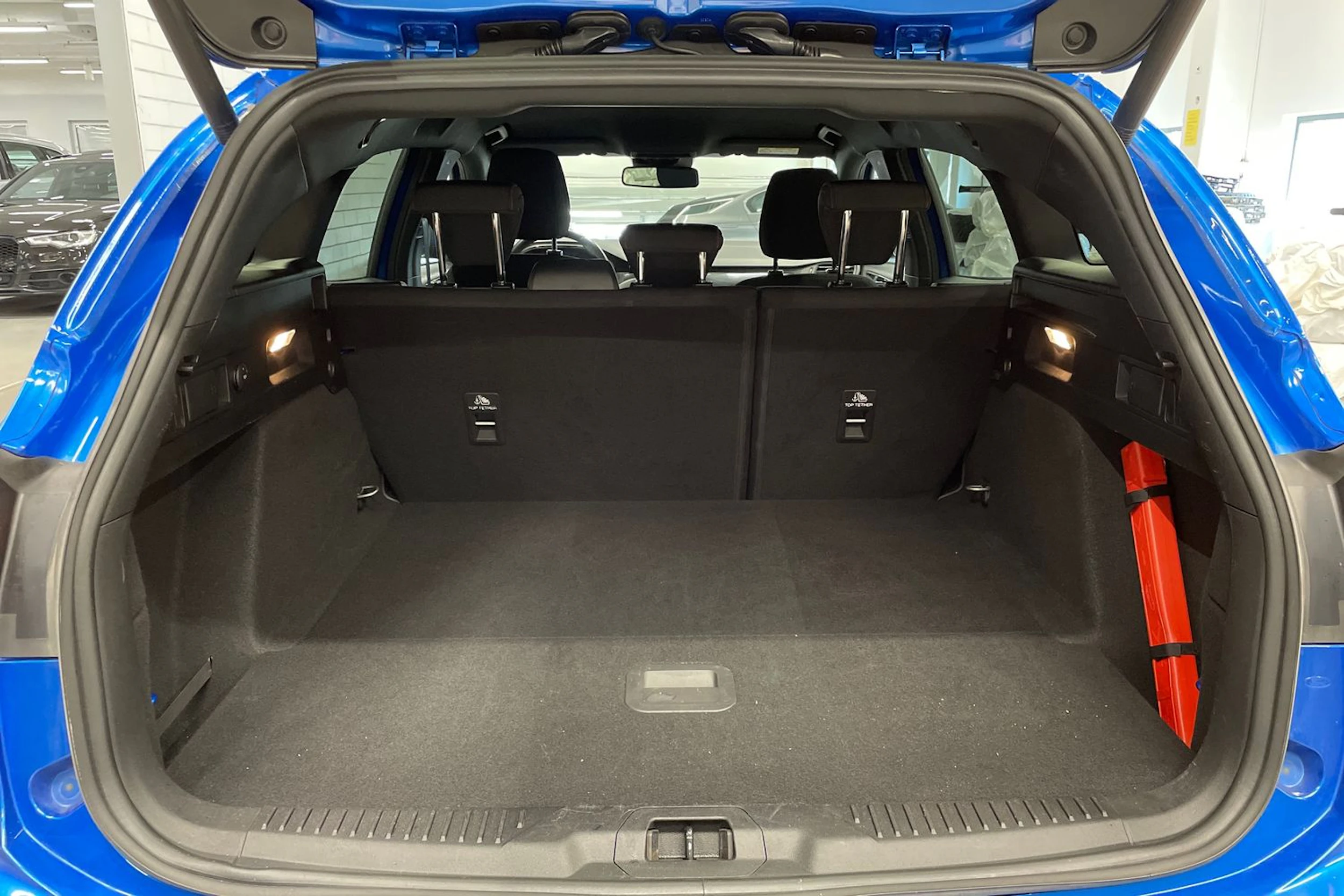 sininen Ford Focus 2019 kuva 12.