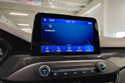 sininen Ford Focus 2019 kuva 17.