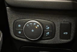 sininen Ford Focus 2019 kuva 21.