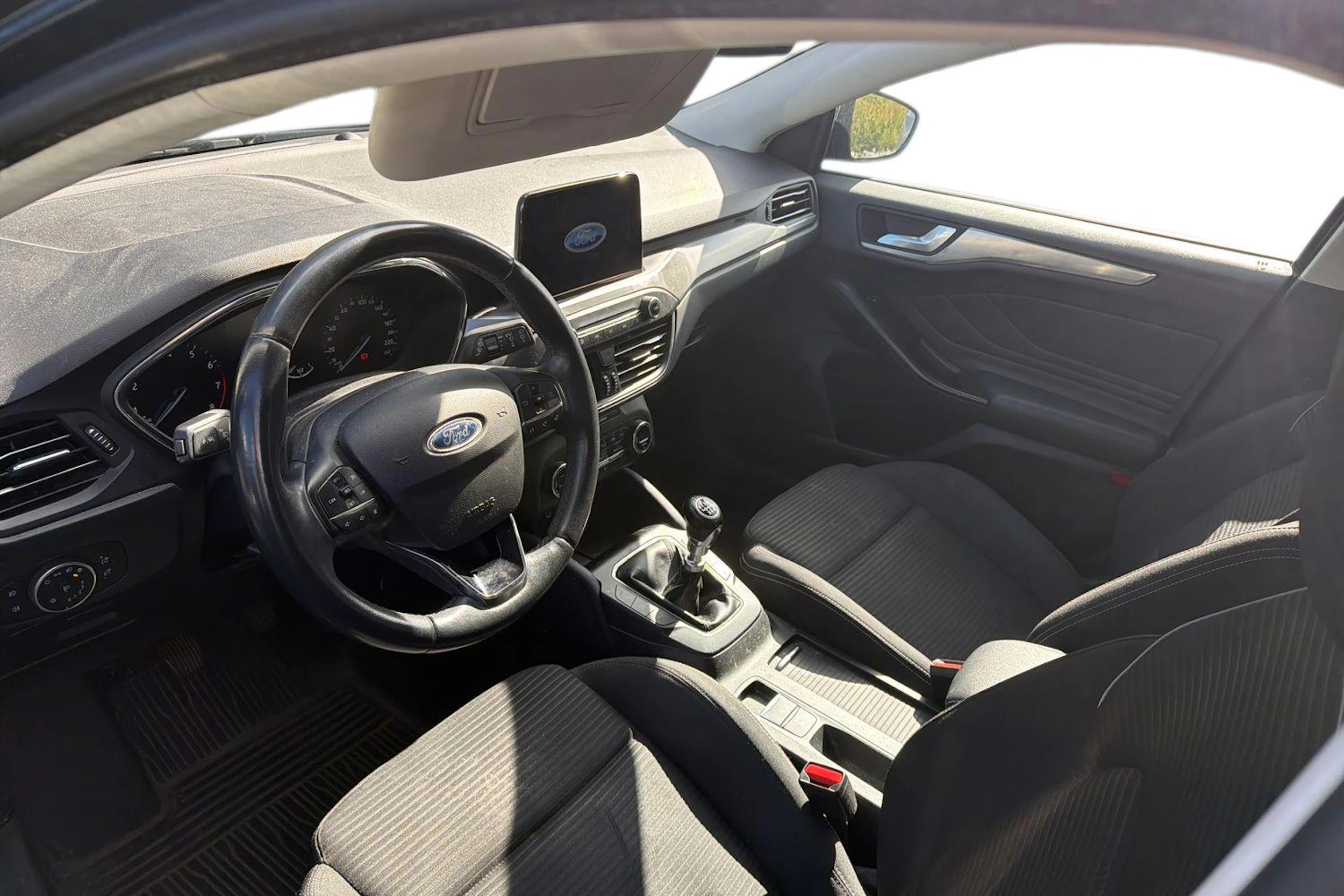 sininen Ford Focus 2019 kuva 3.