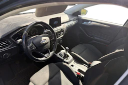 sininen Ford Focus 2019 kuva 3.