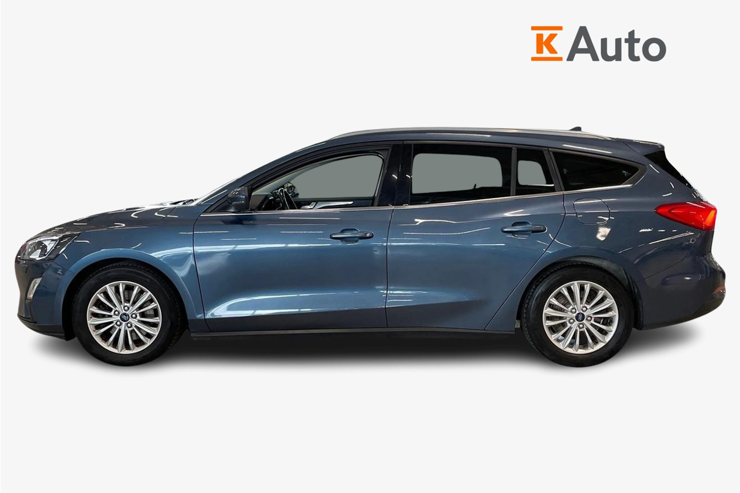 sininen Ford Focus 2019 kuva 5.