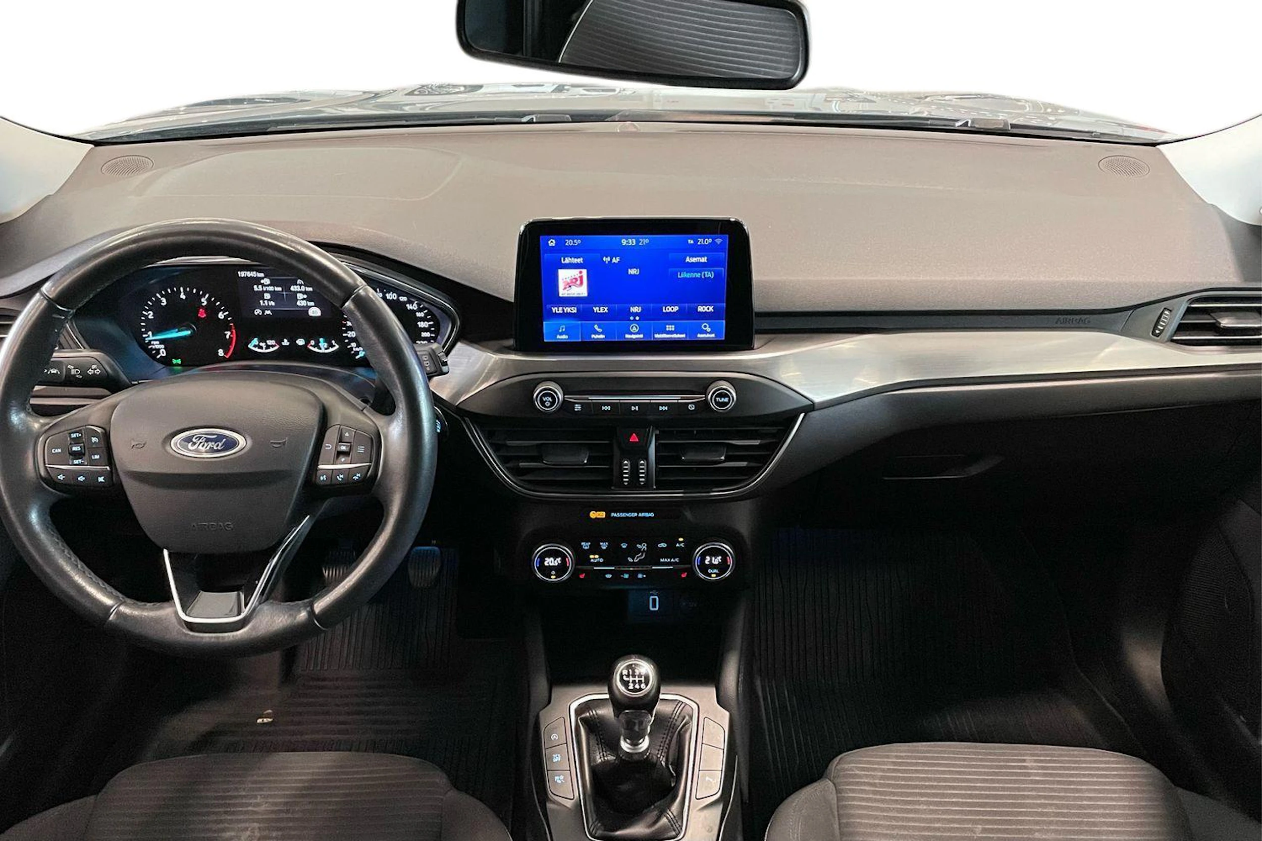 sininen Ford Focus 2019 kuva 7.