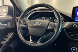 sininen Ford Focus 2019 kuva 12.