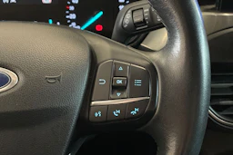 sininen Ford Focus 2019 kuva 14.