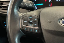 sininen Ford Focus 2019 kuva 15.