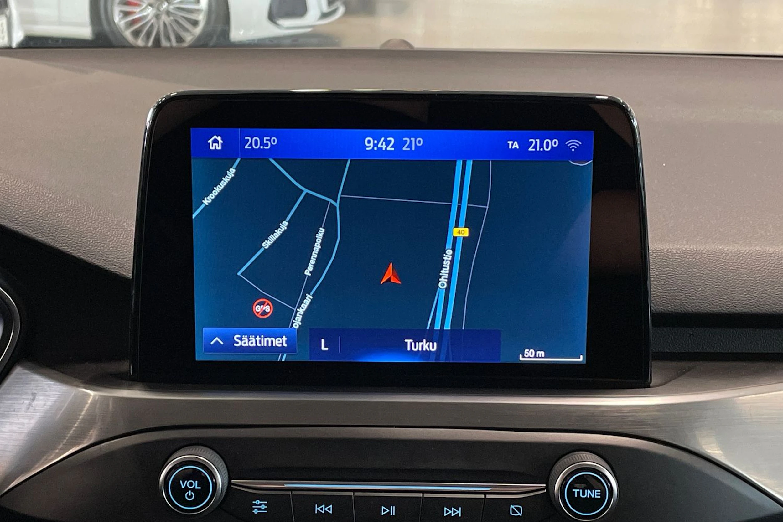 sininen Ford Focus 2019 kuva 18.