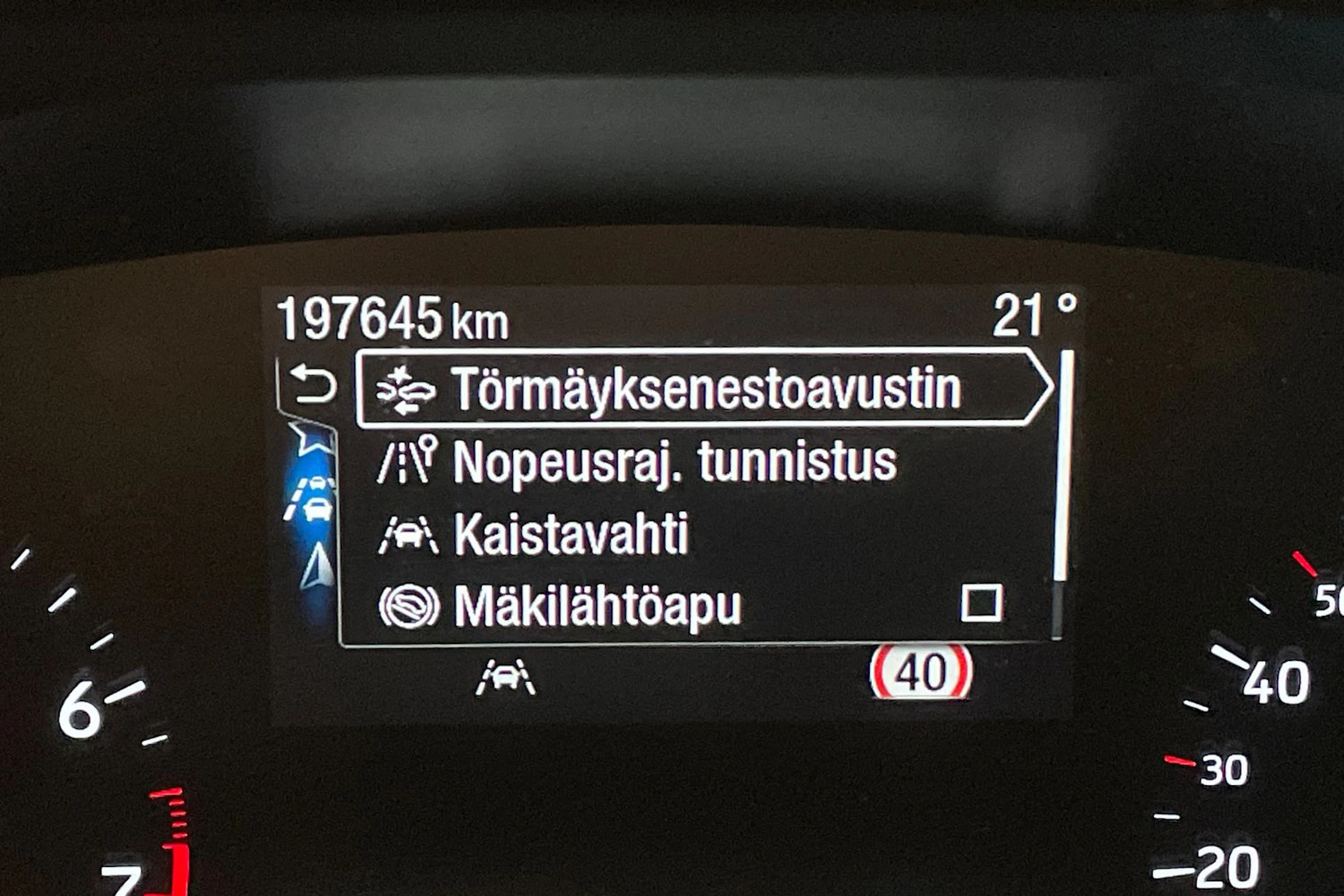 sininen Ford Focus 2019 kuva 20.