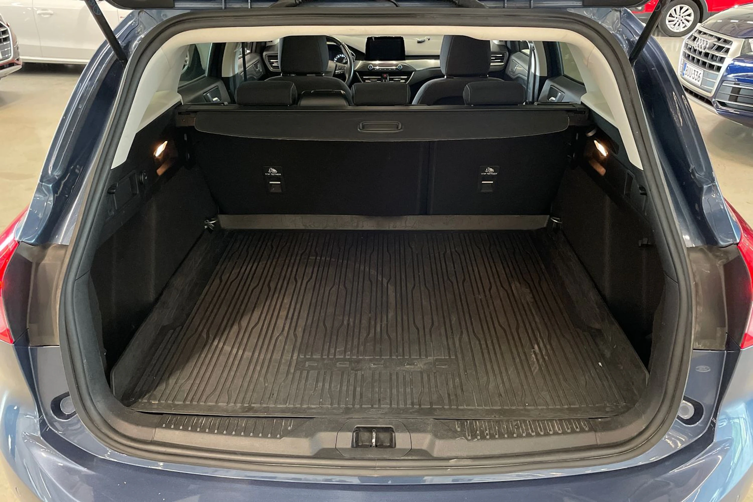 sininen Ford Focus 2019 kuva 26.