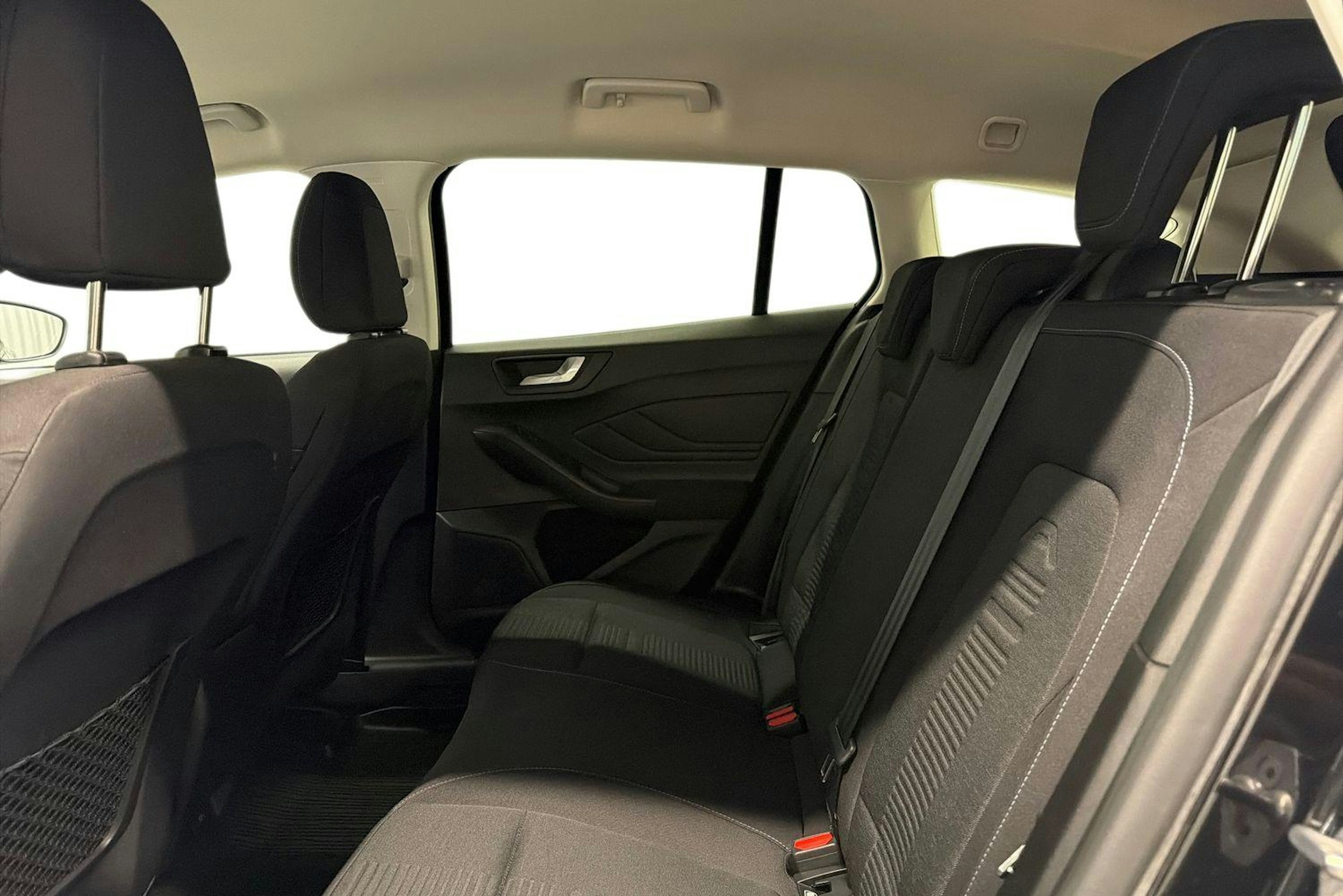 musta Ford Focus 2019 kuva 10.