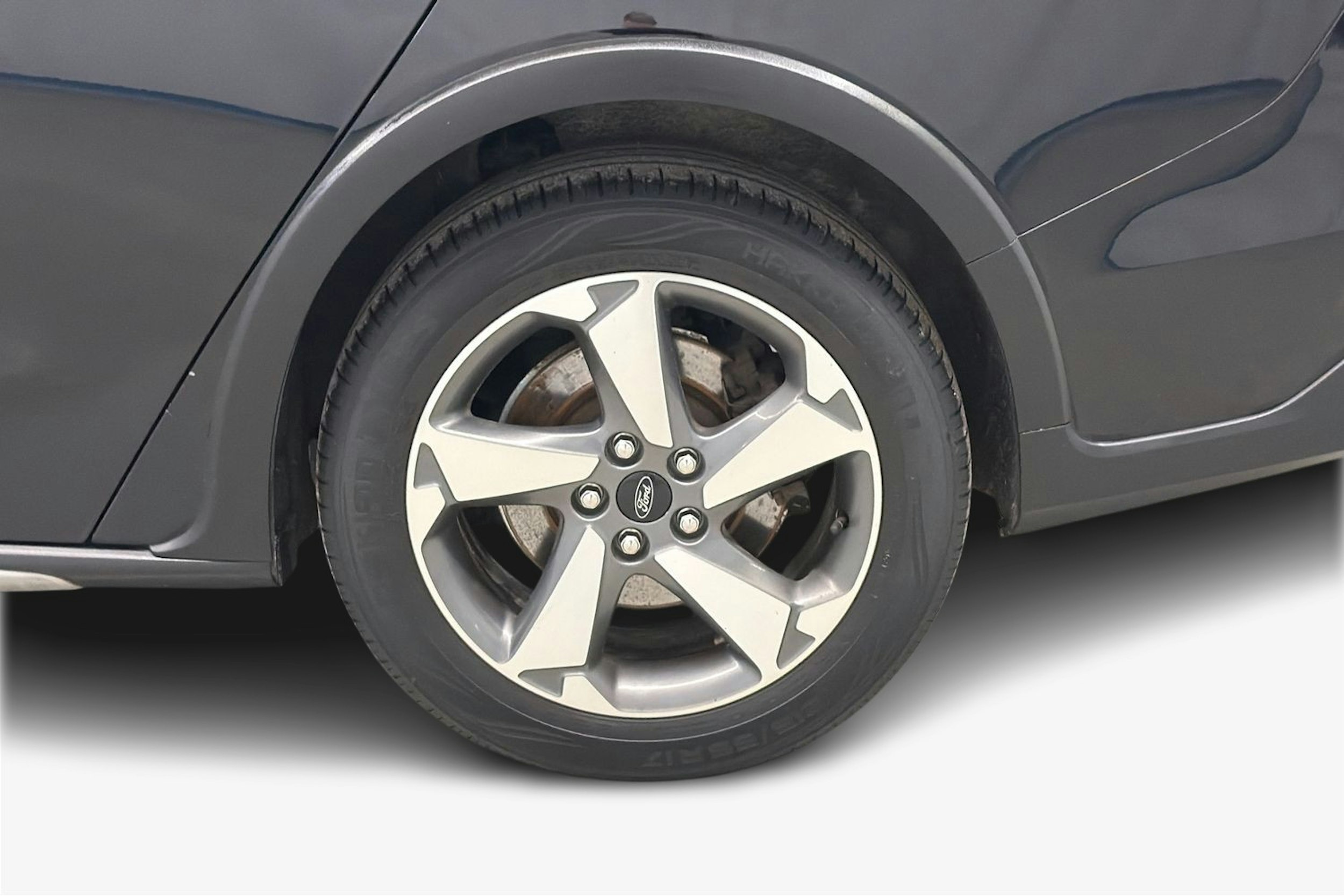 musta Ford Focus 2019 kuva 11.