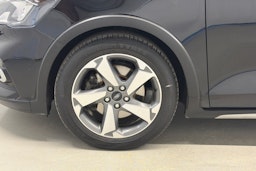 musta Ford Focus 2019 kuva 13.