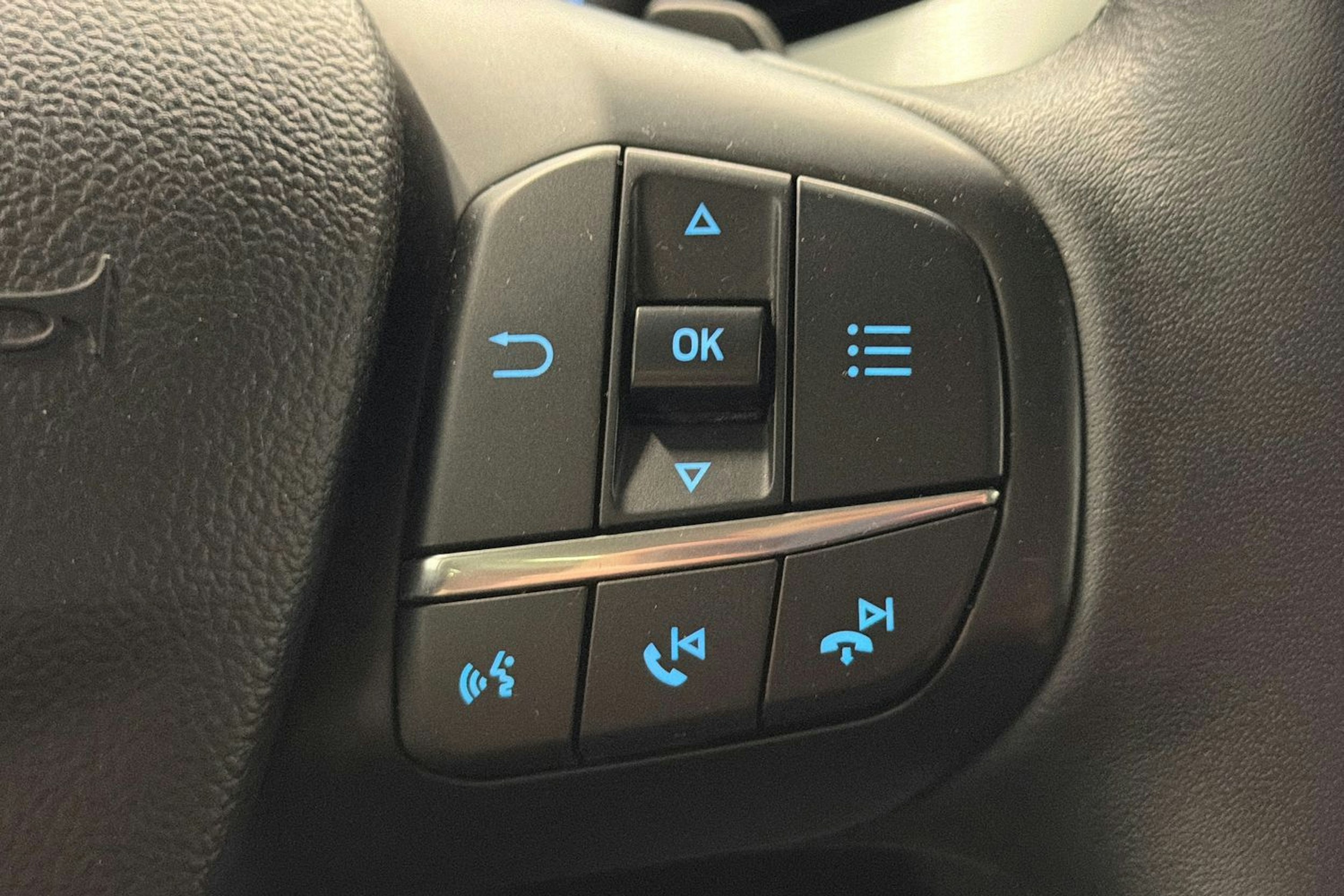 musta Ford Focus 2019 kuva 15.