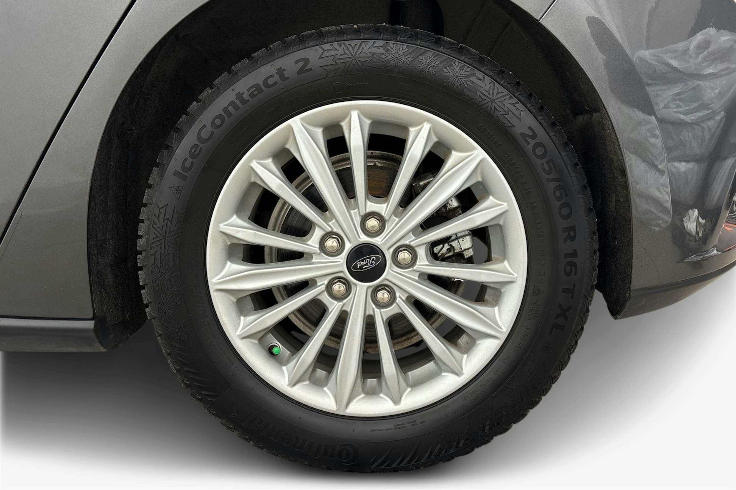 Harmaa Ford Focus 2019 kuva 11.