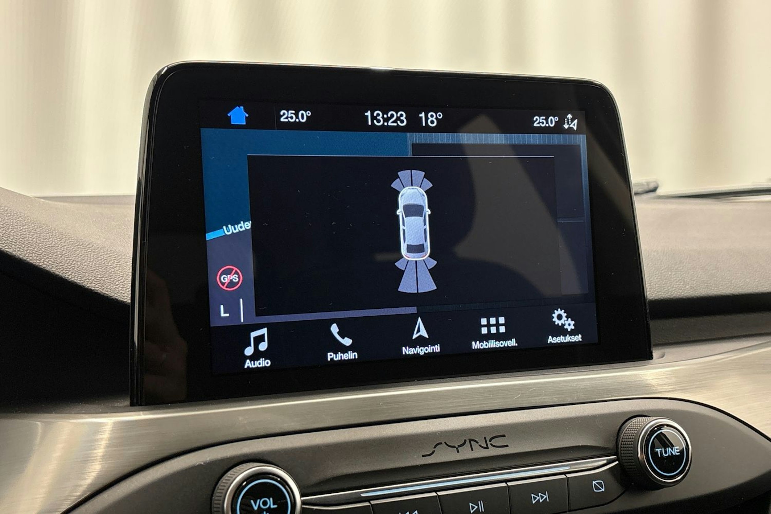 Harmaa Ford Focus 2019 kuva 20.