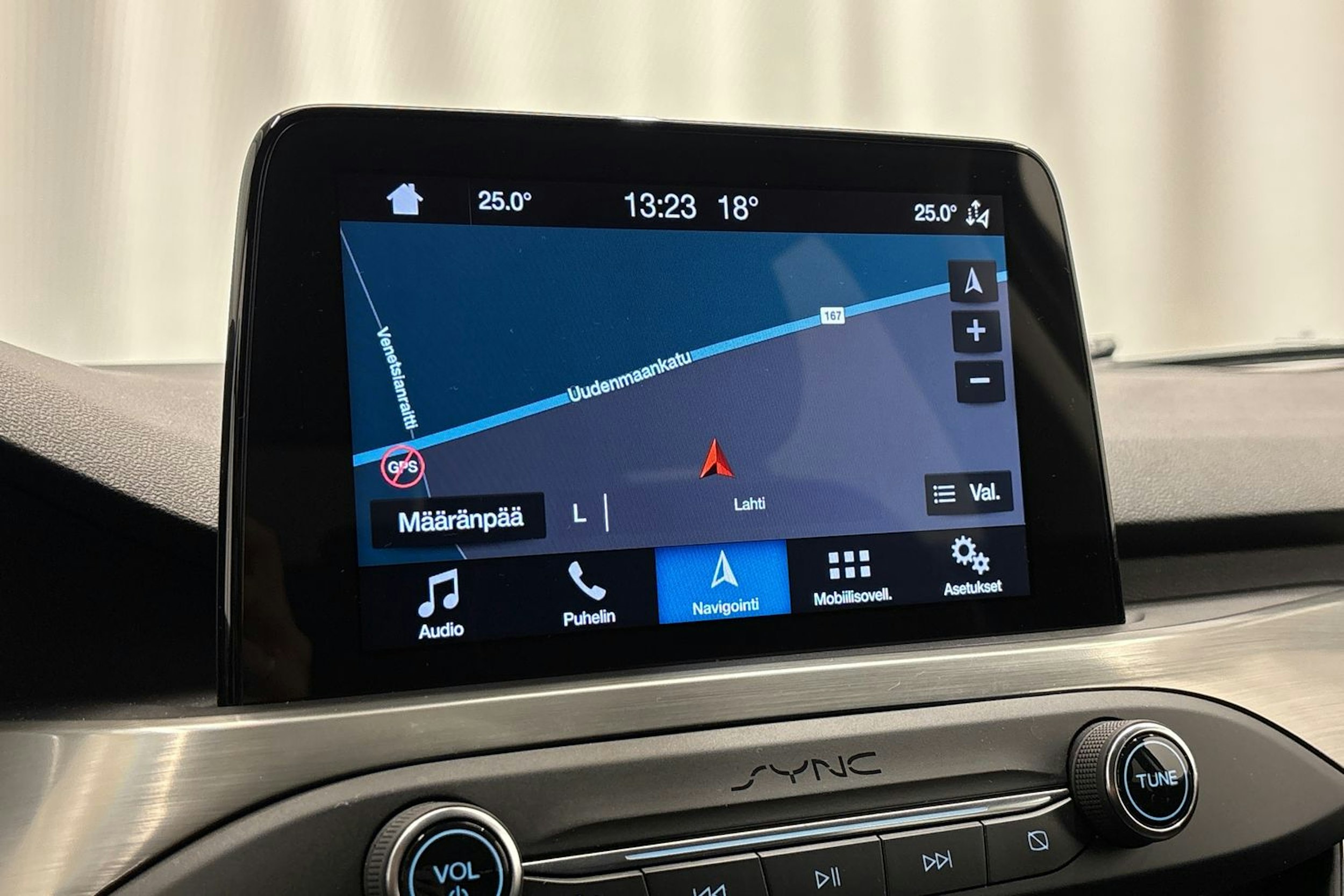 Harmaa Ford Focus 2019 kuva 21.