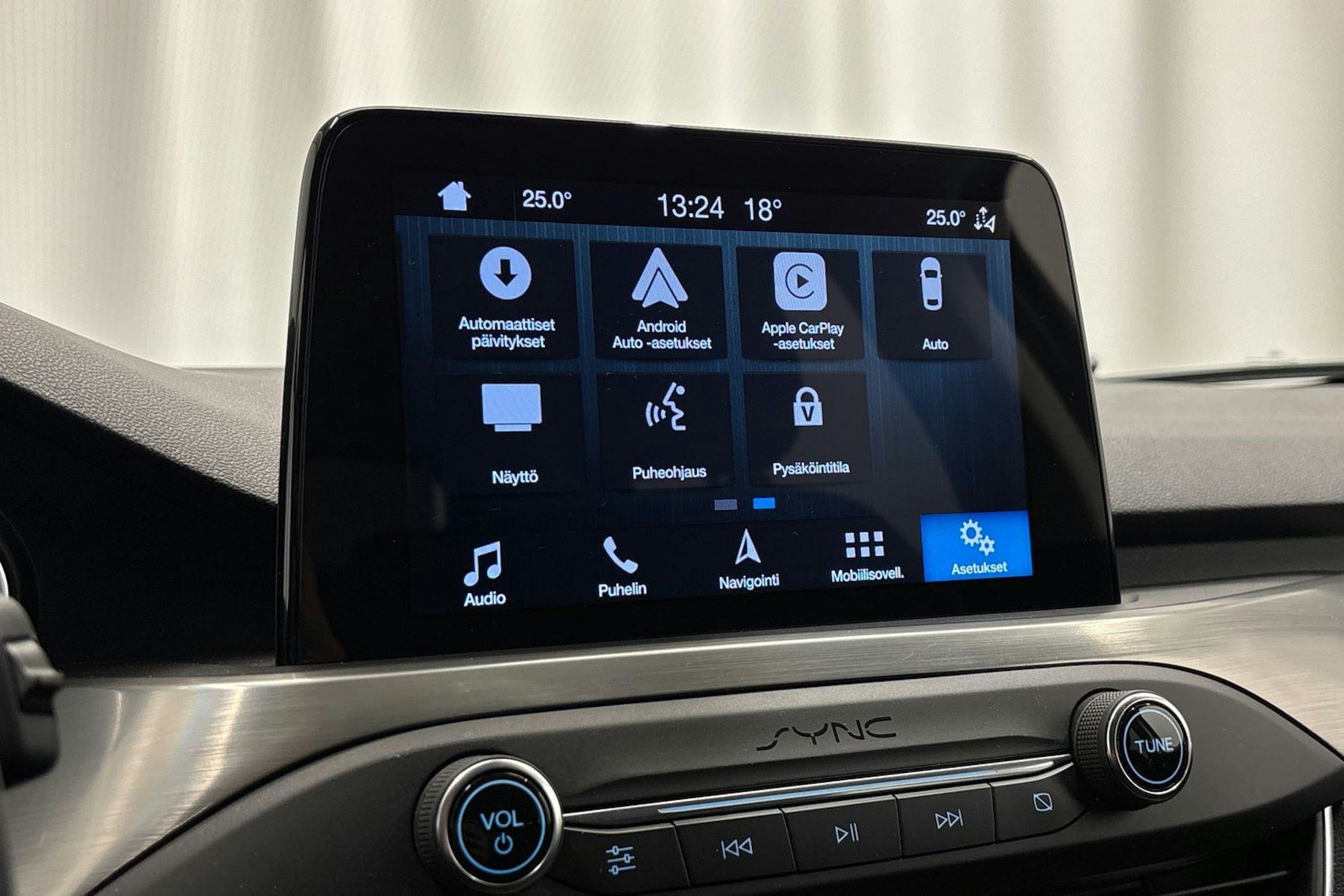 Harmaa Ford Focus 2019 kuva 22.