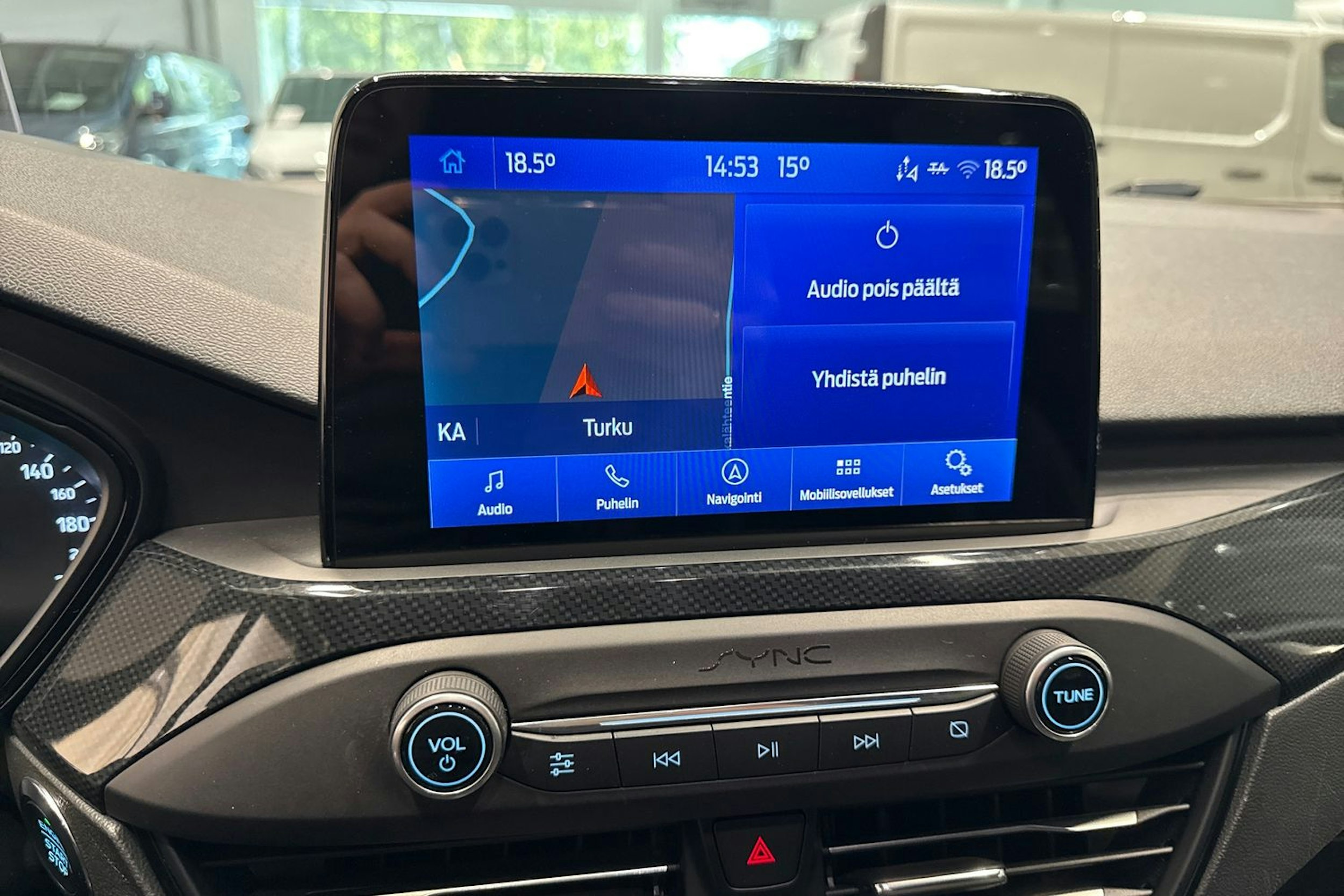 valkoinen Ford Focus 2019 kuva 22.