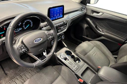 musta Ford Focus 2020 kuva 7.