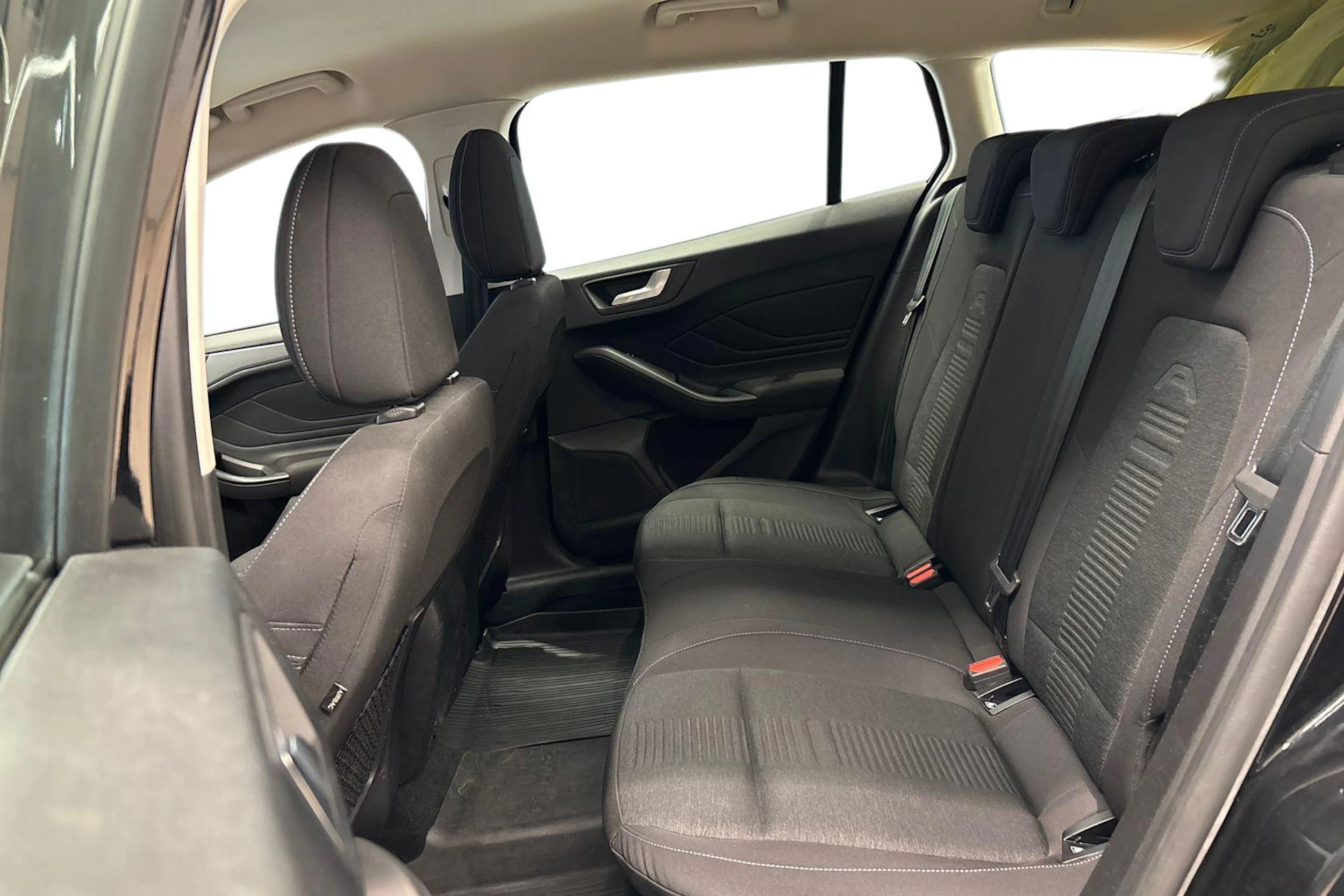 musta Ford Focus 2020 kuva 10.