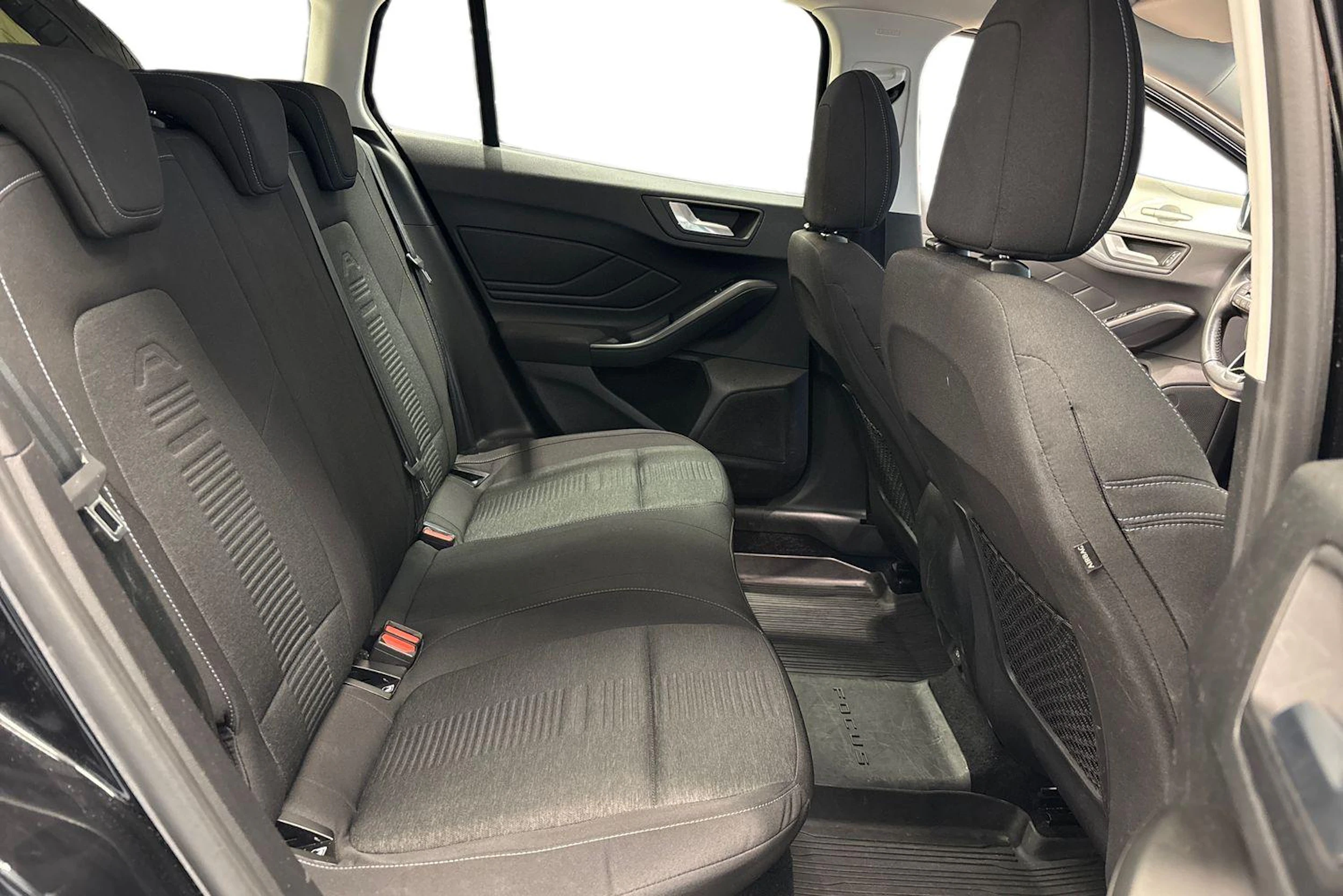 musta Ford Focus 2020 kuva 11.