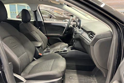 musta Ford Focus 2020 kuva 13.