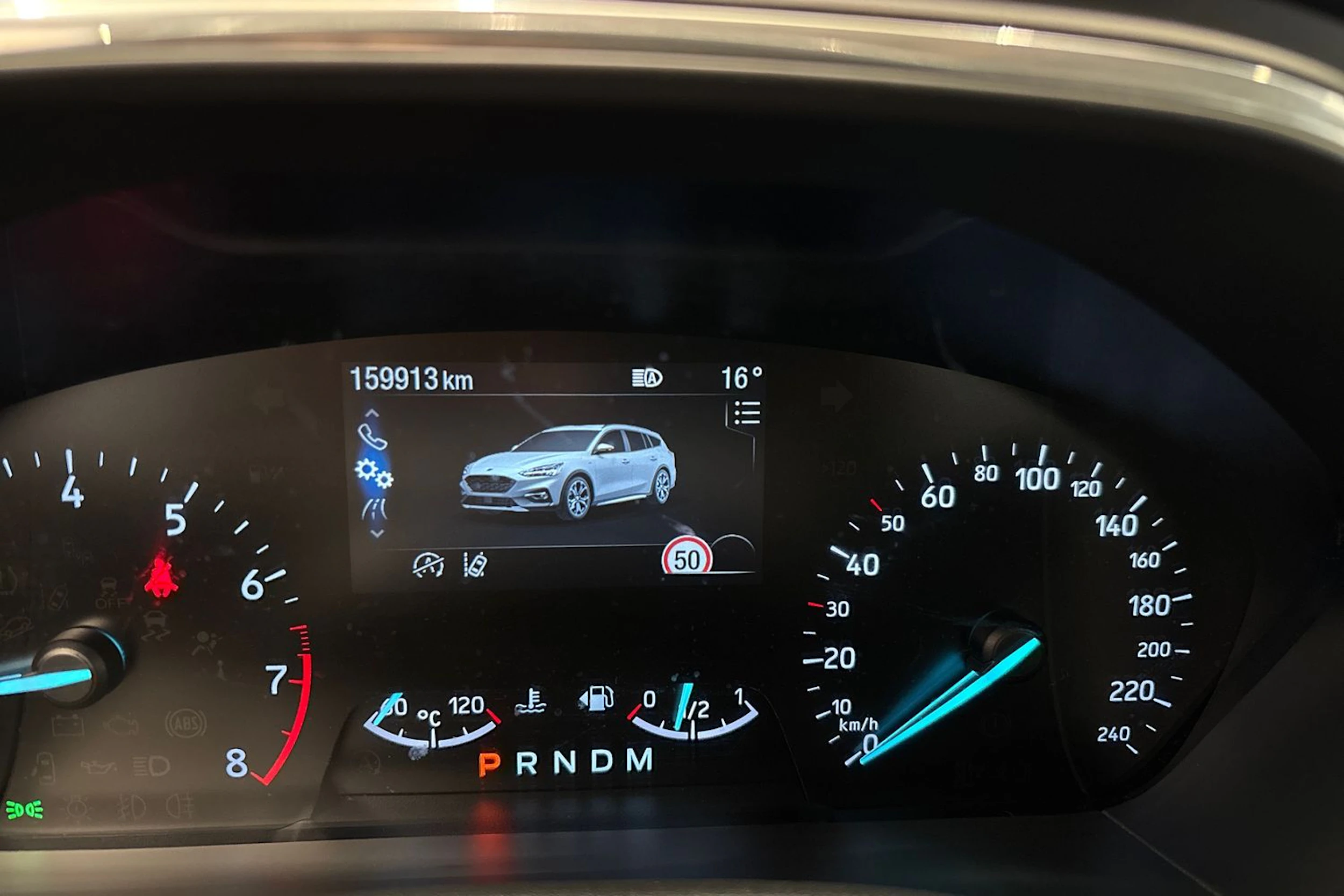 musta Ford Focus 2020 kuva 15.