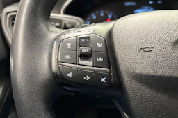 musta Ford Focus 2020 kuva 17.