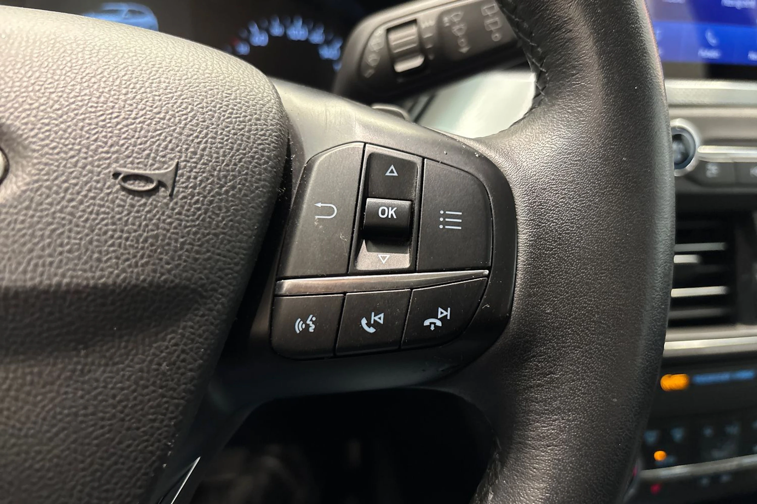 musta Ford Focus 2020 kuva 18.