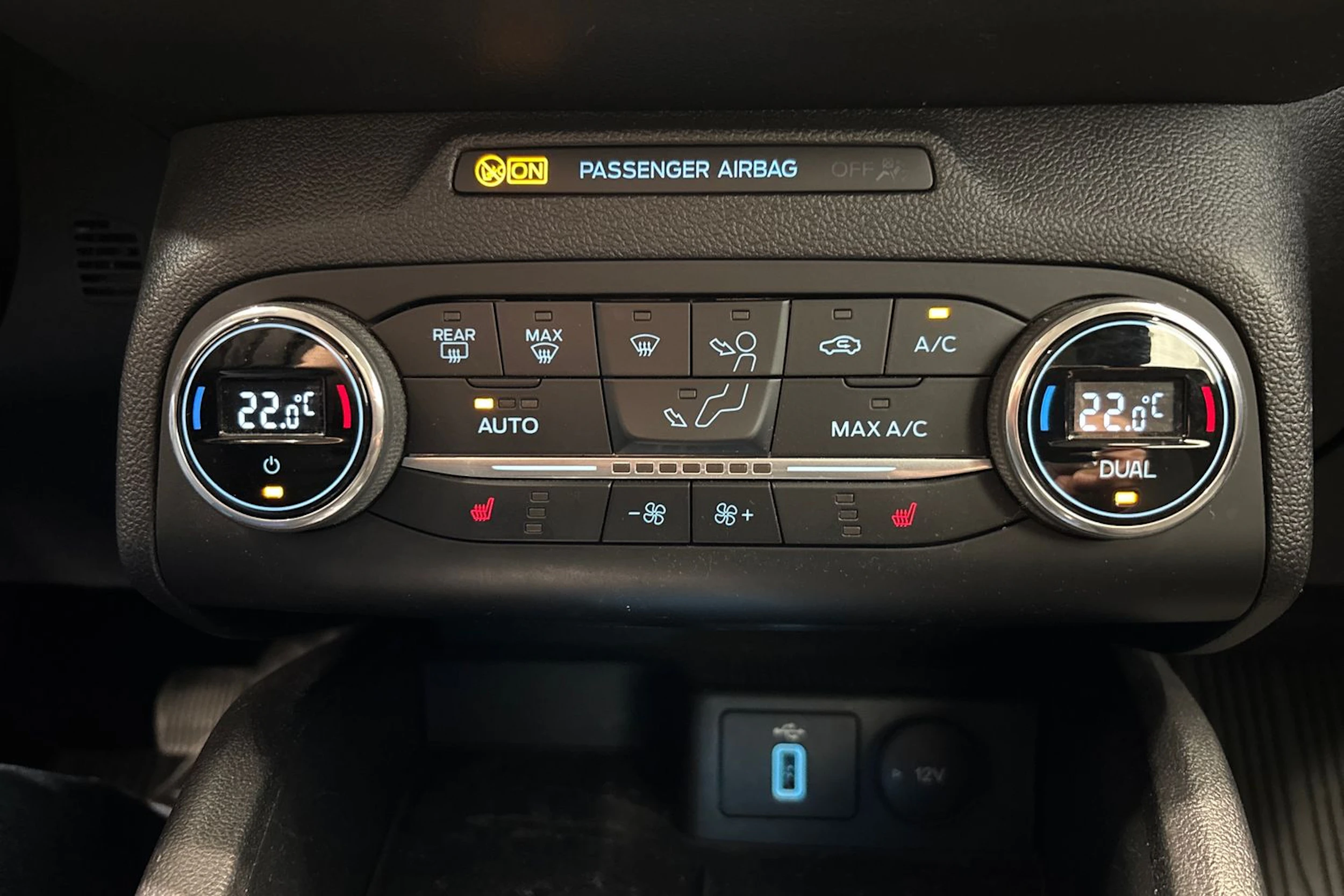 musta Ford Focus 2020 kuva 25.