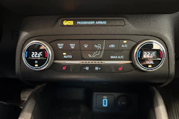 musta Ford Focus 2020 kuva 25.