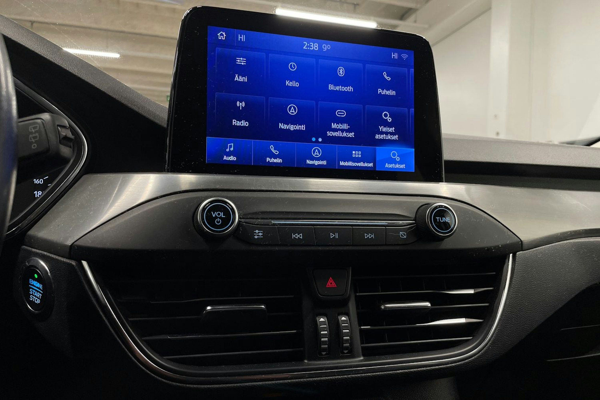 Harmaa Ford FOCUS 2020 kuva 17.