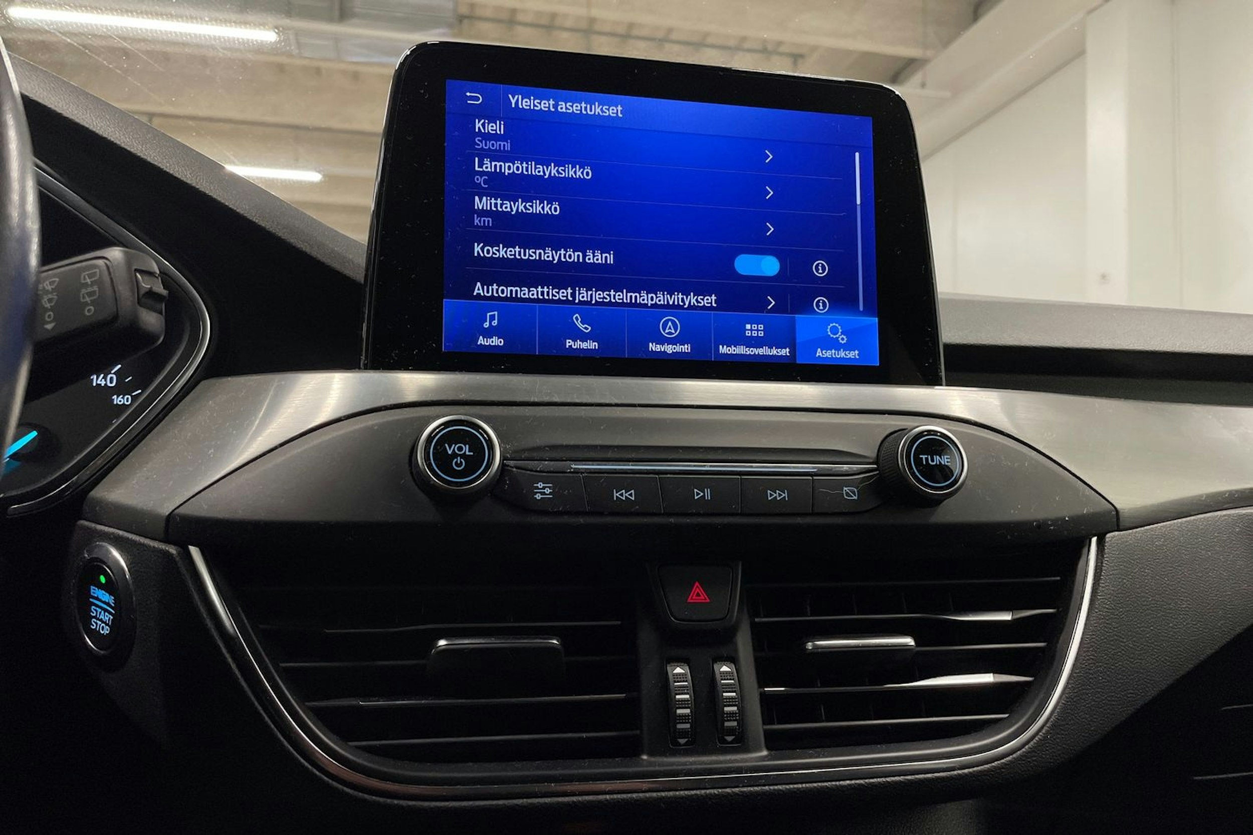 Harmaa Ford FOCUS 2020 kuva 19.