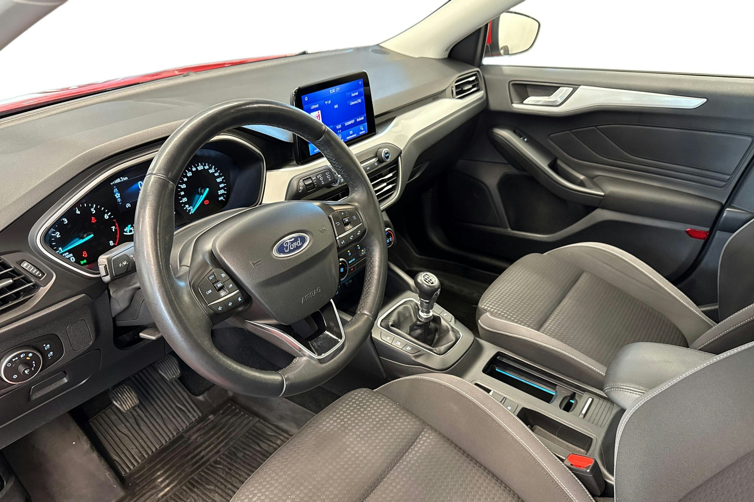 punainen Ford Focus 2020 kuva 7.
