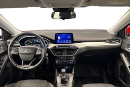 punainen Ford Focus 2020 kuva 9.