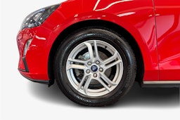 punainen Ford Focus 2020 kuva 11.