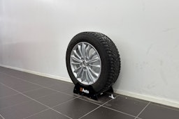 punainen Ford Focus 2020 kuva 13.