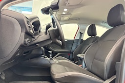 punainen Ford Focus 2020 kuva 15.