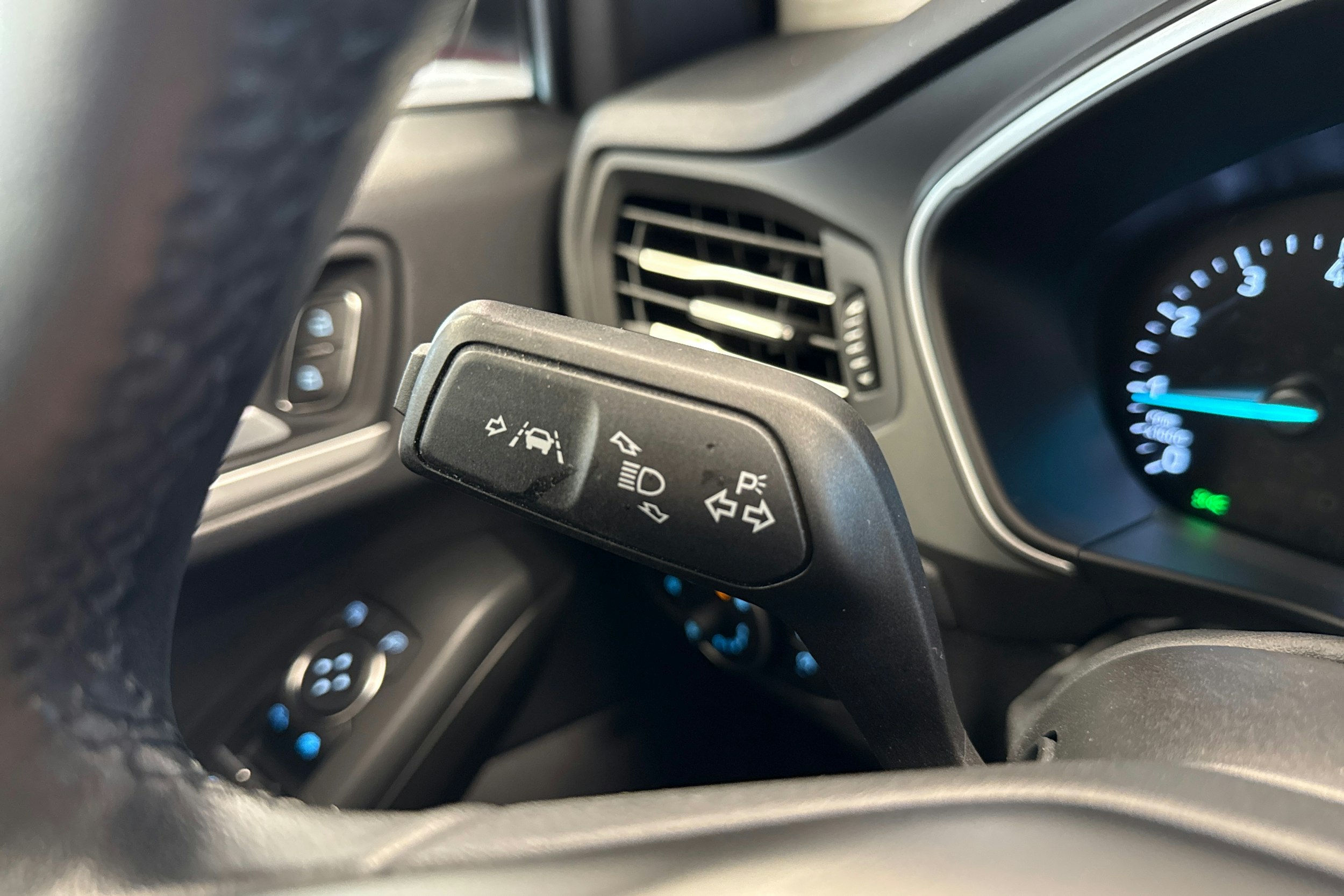 punainen Ford Focus 2020 kuva 19.