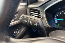 punainen Ford Focus 2020 kuva 19.