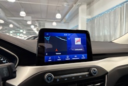punainen Ford Focus 2020 kuva 30.