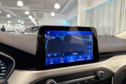 punainen Ford Focus 2020 kuva 32.