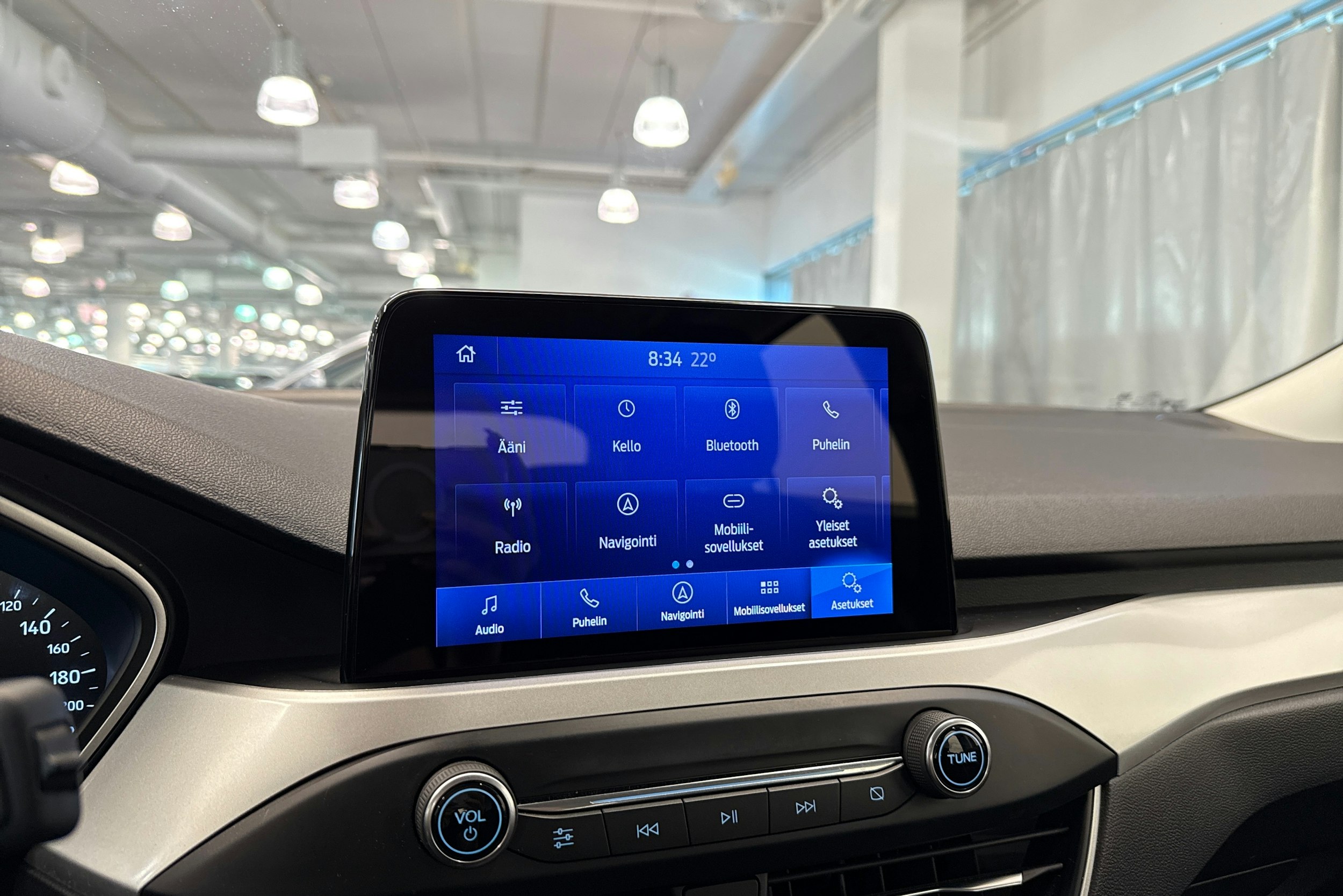 punainen Ford Focus 2020 kuva 34.