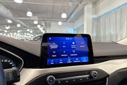 punainen Ford Focus 2020 kuva 35.